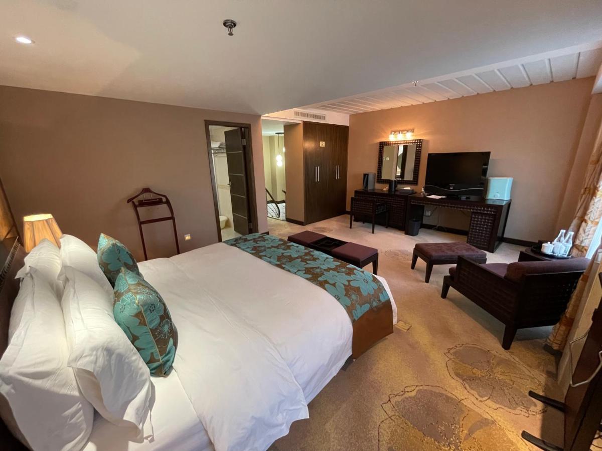 Weiselect Wanghu Hotel Kunming Bagian luar foto