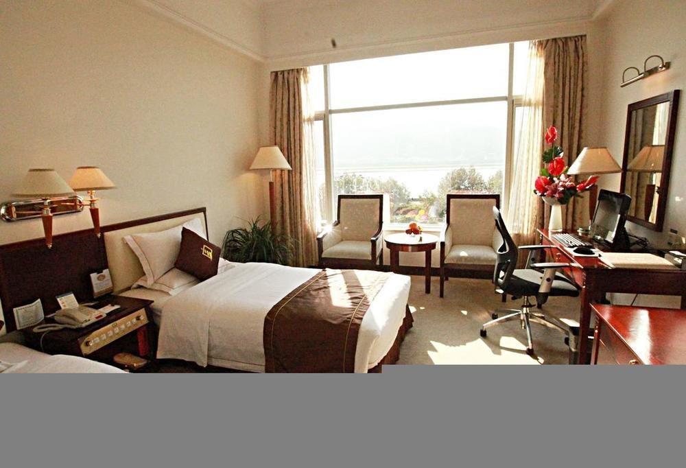 Weiselect Wanghu Hotel Kunming Bagian luar foto