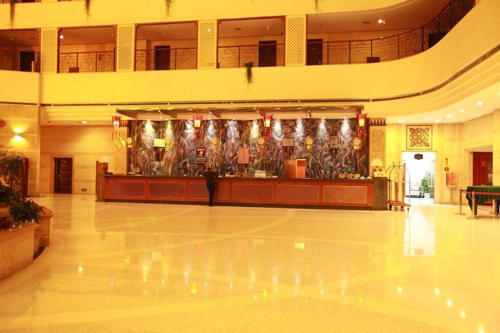 Weiselect Wanghu Hotel Kunming Bagian luar foto
